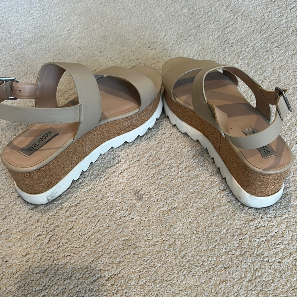 Steve Madden Women's Tan Platform Sandals - Picture 6 of 9